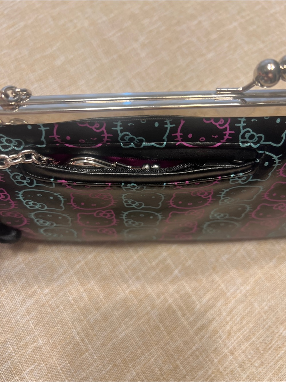 Loungefly 2007 Hello Kitty Clutch With Attached Coin Purse - Picture 10 of 17